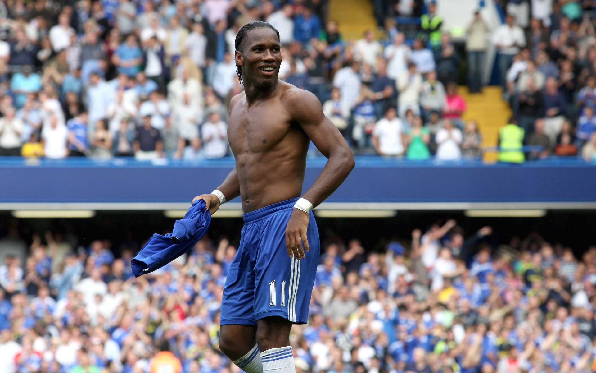 拜仁稳坐榜首,豪取多连胜,拜仁豪华阵容