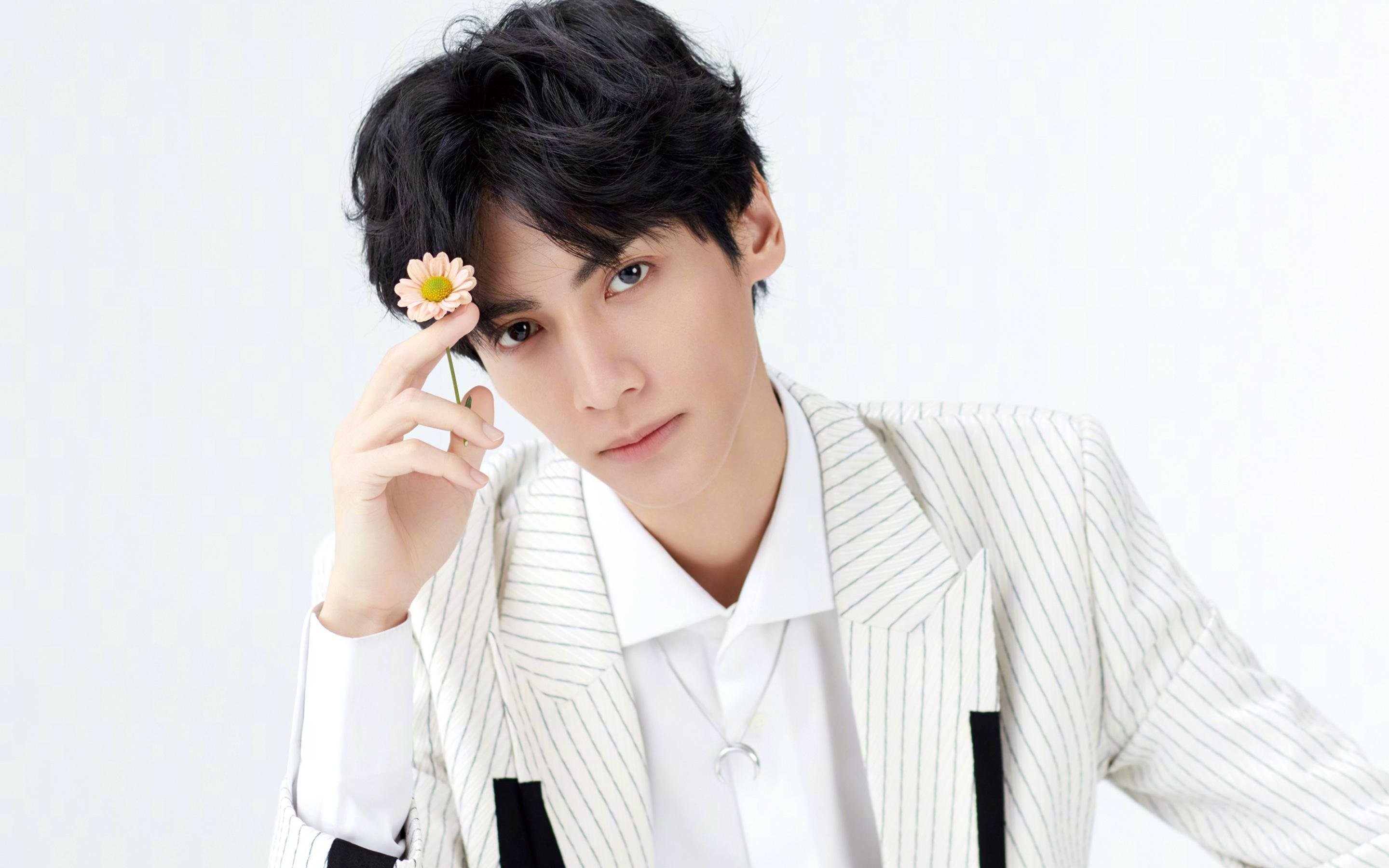 欧冠经典战术分析：如何破解对手防线？，欧冠对战规则